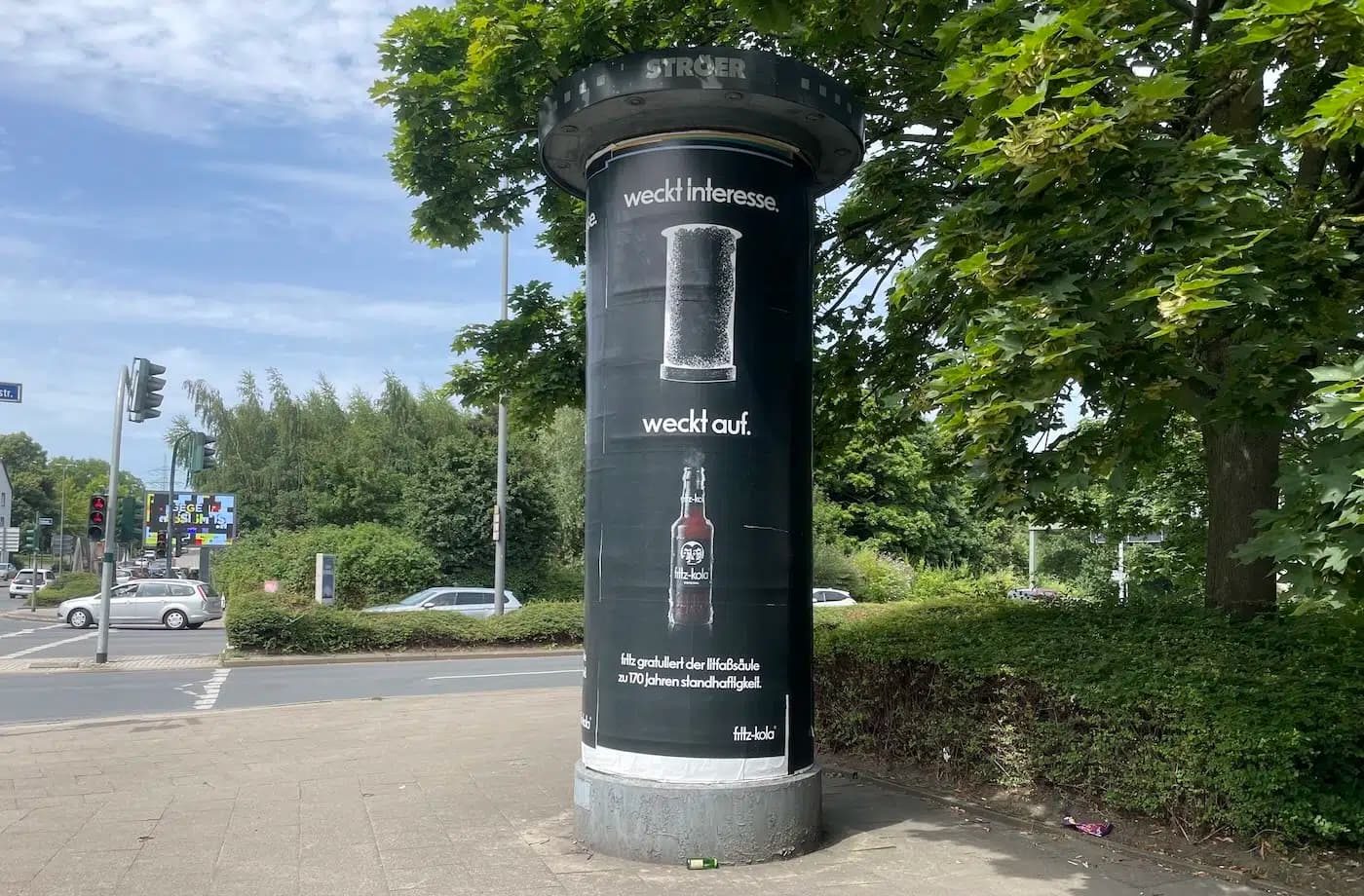 Litfaßsäule Preis im Vergleich: Was bestimmen die Kosten?