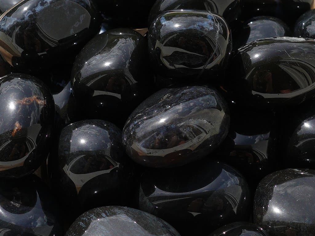 Stärke und Eleganz: Obsidian kaufen bei CrystalScents