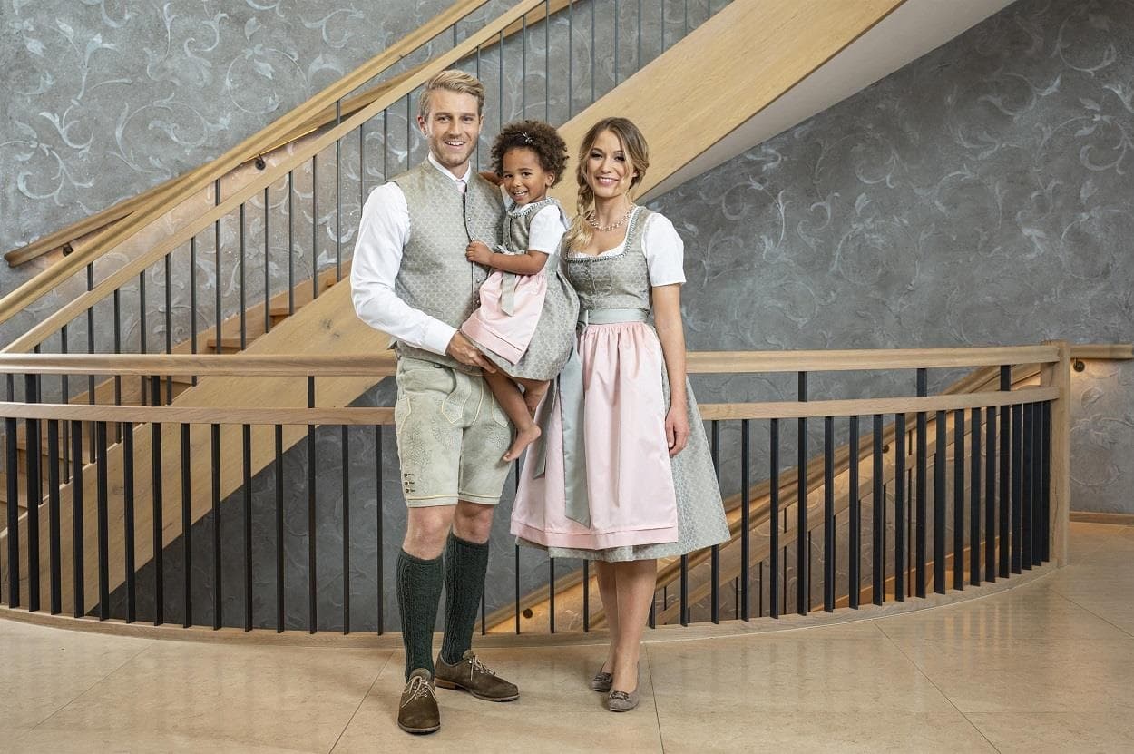 Authentische Schönheit: Trachtenmode Damen für echte Traditionsliebhaber